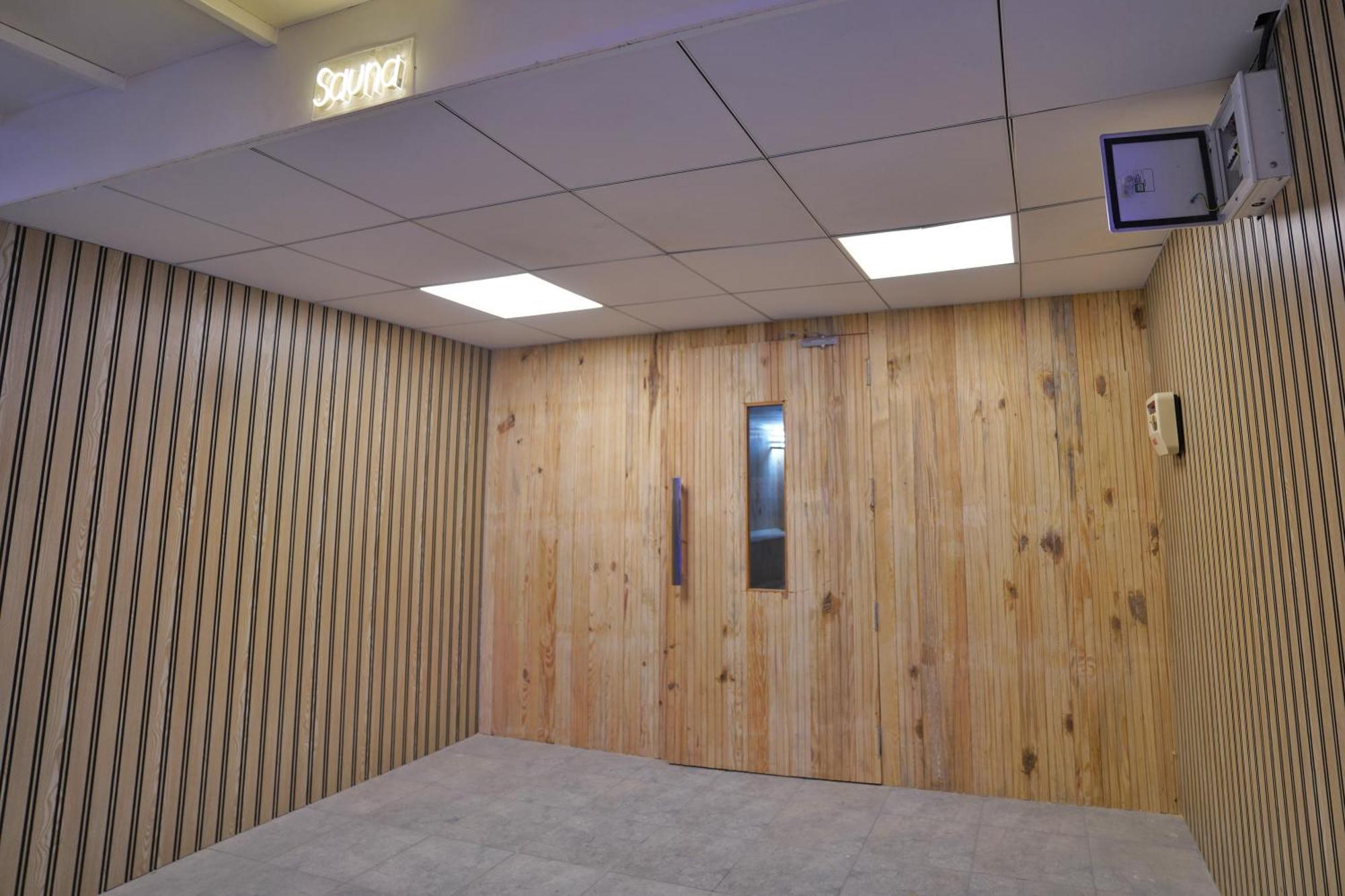 Essotto Recreation Hub Hotel บังกาลอร์ ภายนอก รูปภาพ