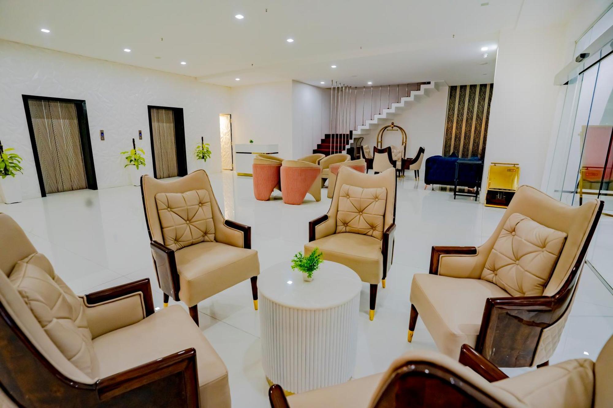Essotto Recreation Hub Hotel บังกาลอร์ ภายนอก รูปภาพ