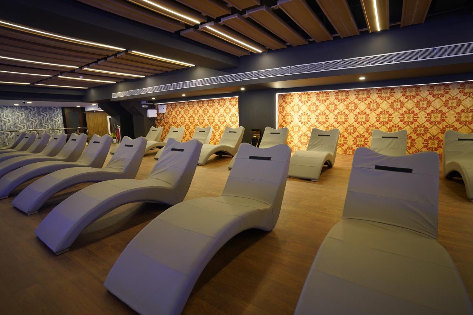 Essotto Recreation Hub Hotel บังกาลอร์ ภายนอก รูปภาพ