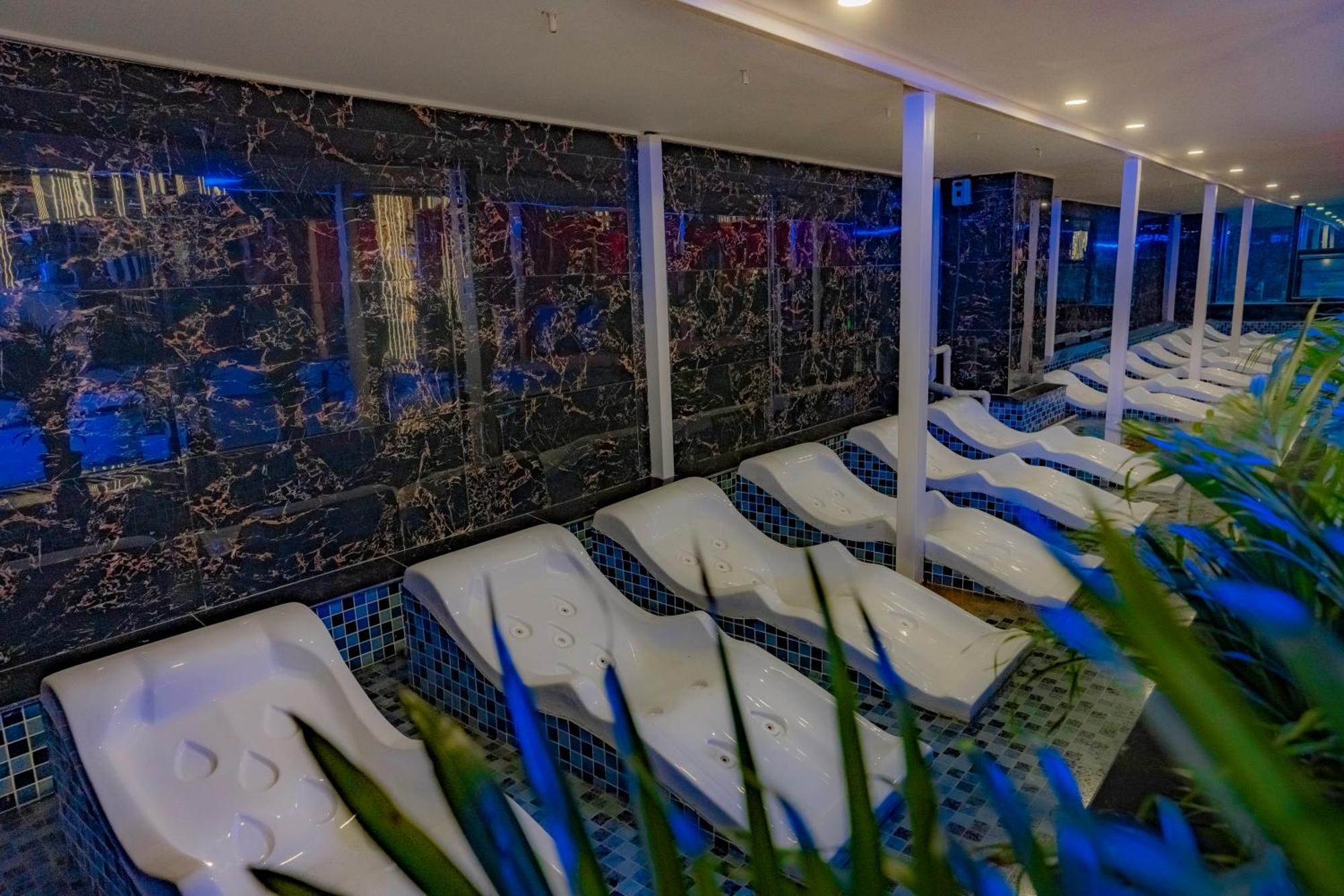 Essotto Recreation Hub Hotel บังกาลอร์ ภายนอก รูปภาพ