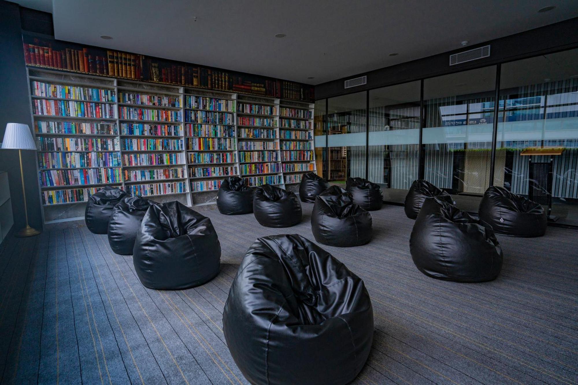 Essotto Recreation Hub Hotel บังกาลอร์ ภายนอก รูปภาพ