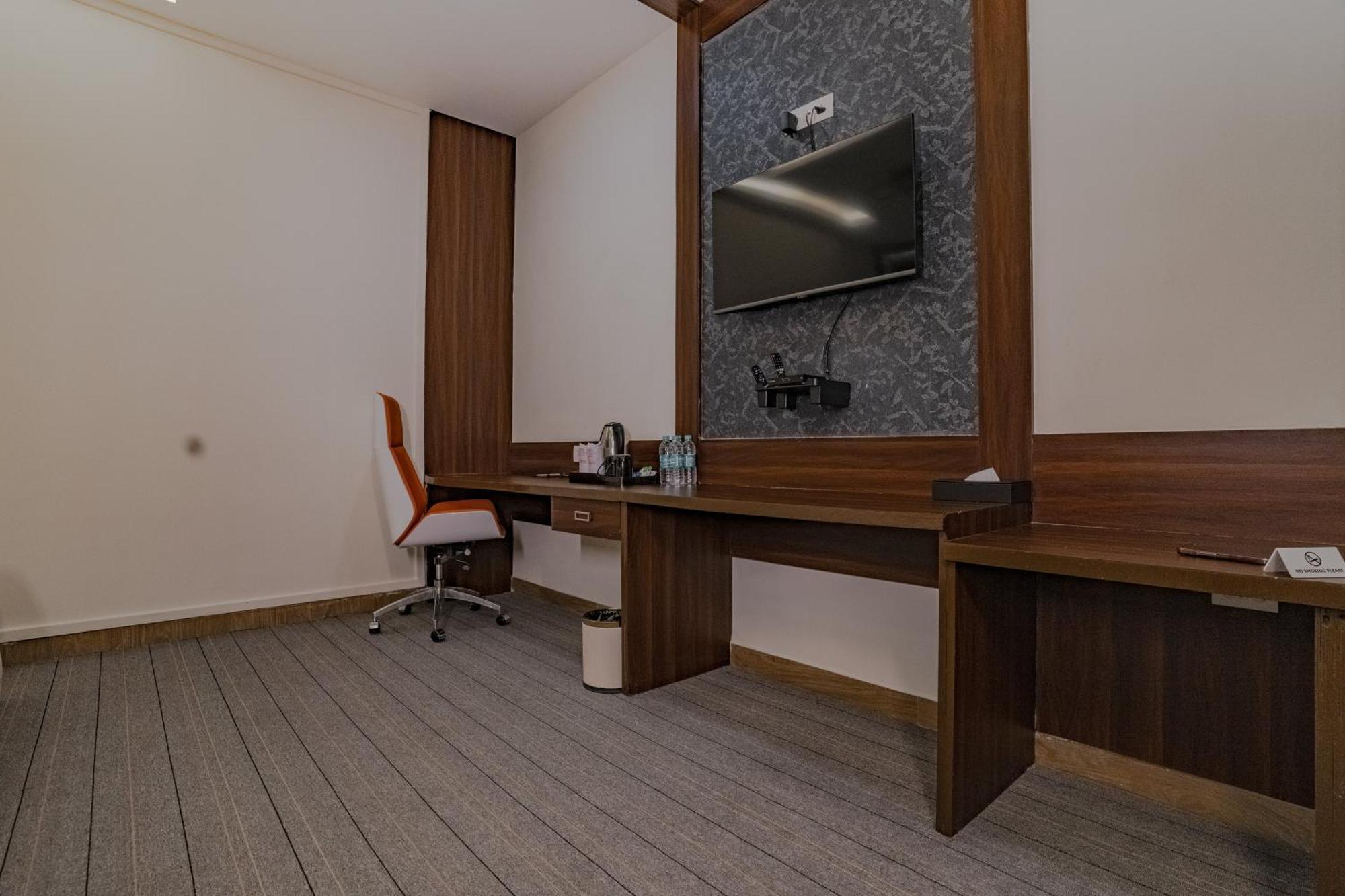 Essotto Recreation Hub Hotel บังกาลอร์ ภายนอก รูปภาพ