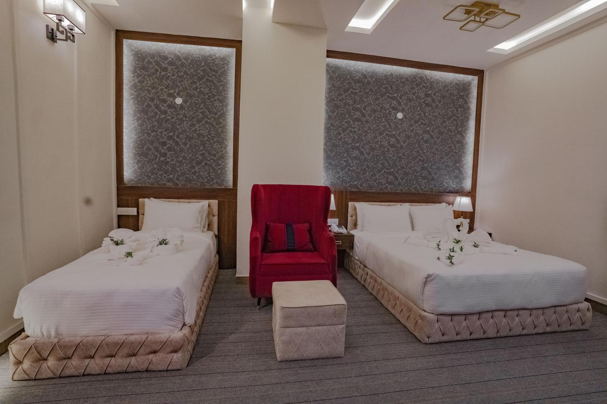 Essotto Recreation Hub Hotel บังกาลอร์ ภายนอก รูปภาพ