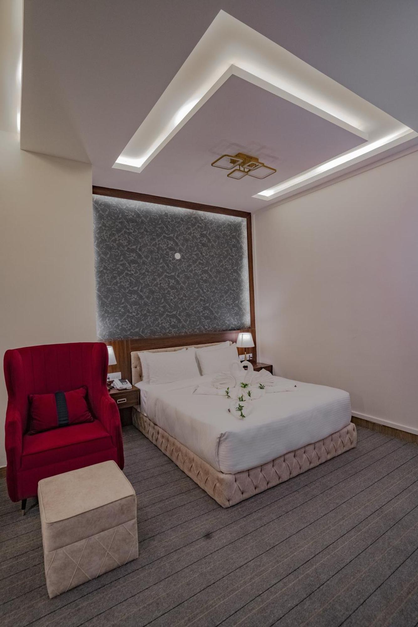 Essotto Recreation Hub Hotel บังกาลอร์ ภายนอก รูปภาพ