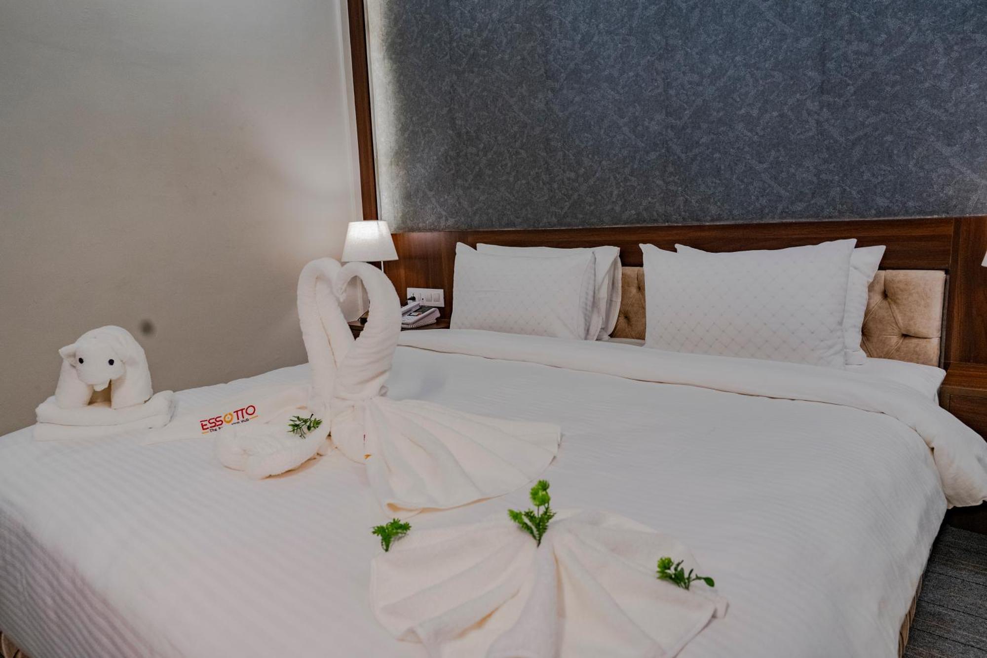 Essotto Recreation Hub Hotel บังกาลอร์ ภายนอก รูปภาพ