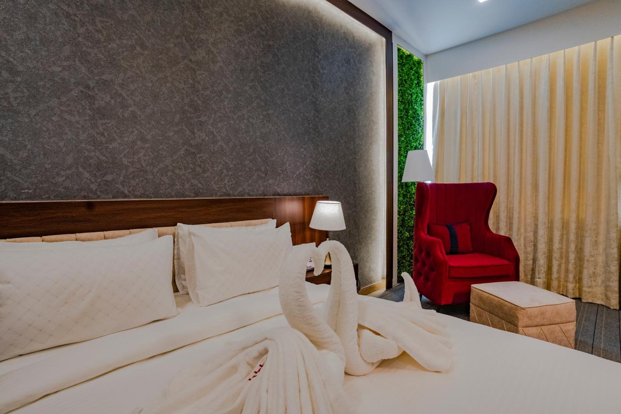 Essotto Recreation Hub Hotel บังกาลอร์ ภายนอก รูปภาพ